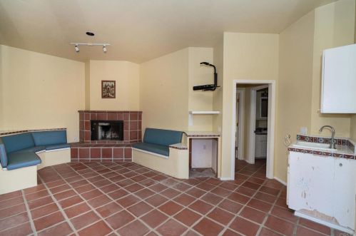 1129 Sugarbush Dr, Vista CA  92084-6605 exterior