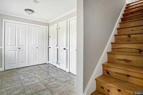 208 Laird Ave, Cliffside Park NJ  07010-1266 exterior