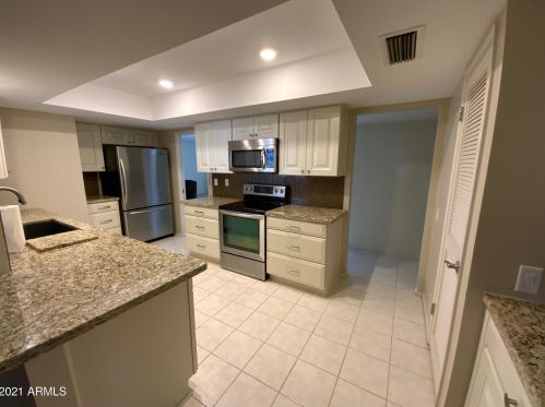 10613 Brookside Dr, Sun City AZ 85351-1013 exterior