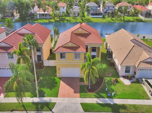 1282 192 Ave, Hollywood FL 33029-5823 exterior