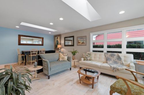 821 Meadowbrook Dr, West Bend, WI 53090-2307