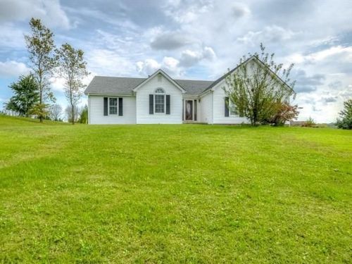 1049 Fox Hollow Dr, Lawrenceburg, KY 40342-9666