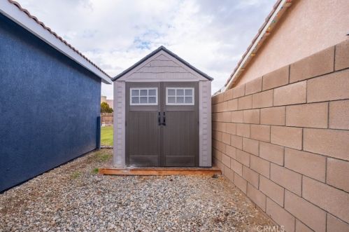 3315 Avenue, Lancaster CA exterior