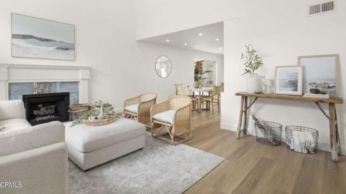 1121 Port Cir, Oxnard CA  93035-2212 exterior