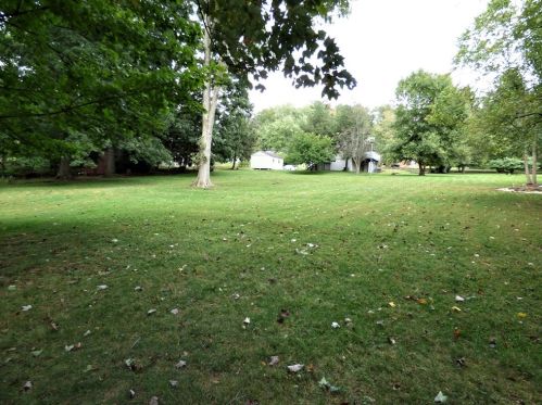 111 Crestview Dr, Moon Twp, PA 15108-1114