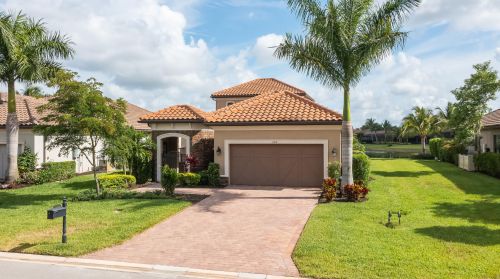 9519 Campanile Cir, Naples, FL 34114