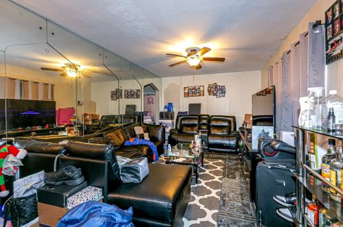 11581 Pkwy Dr, Floral Park NY  11003-3934 exterior