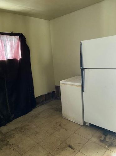 1051 Hanley St, Gary IN  46406-2013 exterior