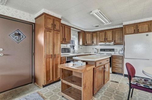 7 Vin Rose Ln, Marlborough, NY 12542-5626