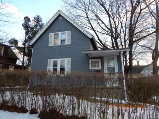 16 Baldwin Ave, Waterbury, CT 06706-1817