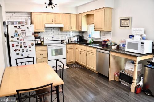 1 Courtney Ln, Downingtown PA  19372-1071 exterior