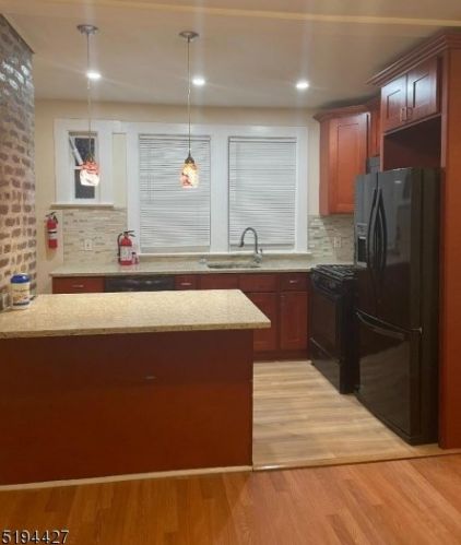 32 Dodd St, East Orange NJ  07017-3418 exterior