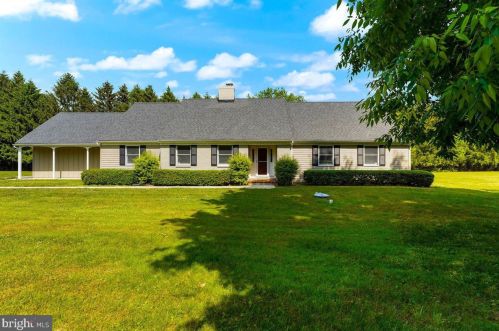 1422 Flint Hill Rd, Landenberg, PA 19350-1142