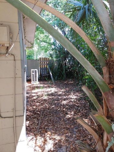 2634 Granada Cir, Saint Petersburg, FL 33712-3922