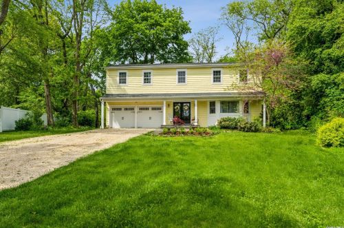 37 Kivy St, Huntington Station NY  11746-2044 exterior