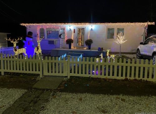 351 Tudor St, Waterbury, CT 06704-2627