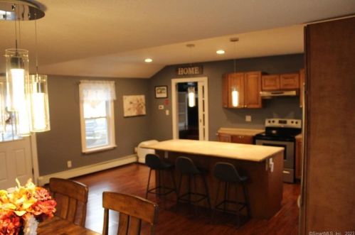 173 Round Hill Rd, Bristol CT  06010-2645 exterior