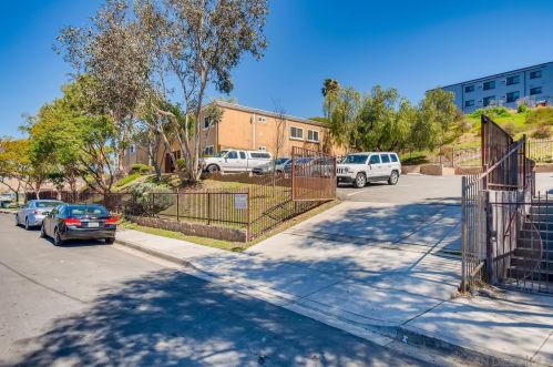 5014 Auburn Dr, San Diego, CA 92105-3619