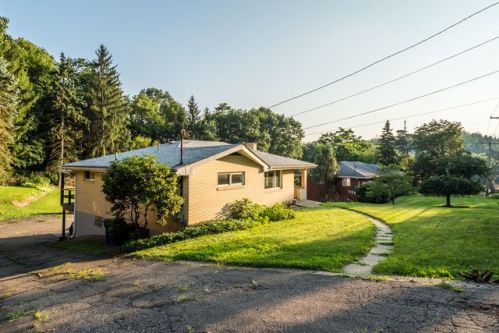 605 Sutter Rd, Glenshaw, PA 15116-1554
