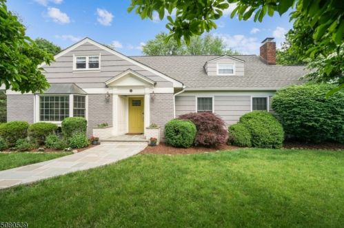 4 Canfield Rd, Morristown, NJ 07960-6920