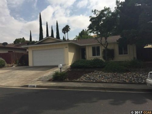 2208 Santa Maria Dr, West Pittsburg, CA 94565-4354