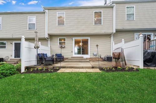 1232 Gneiss Dr, Mc Donald PA  15057-3561 exterior