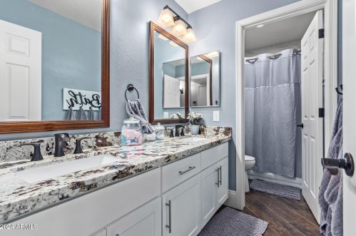 5717 Soft Wind Dr, Glendale AZ  85310-3643 exterior