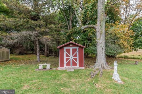 355 7 St, Harrisburg PA 17113-2012 exterior