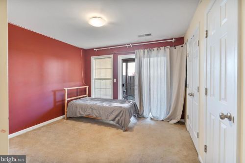 15614 John Diskin Cir, Woodbridge VA  22191-6538 exterior