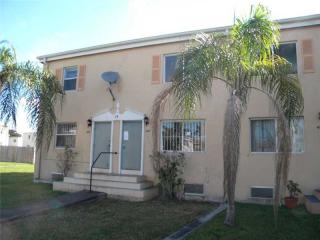 457 84th St, Miami, FL 33138-3924
