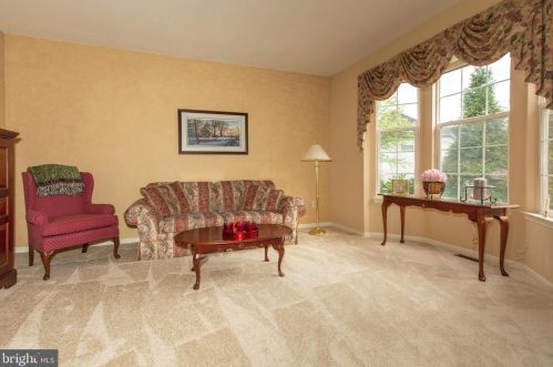 25 Greenshire Blvd, Collegeville, PA 19473-2819