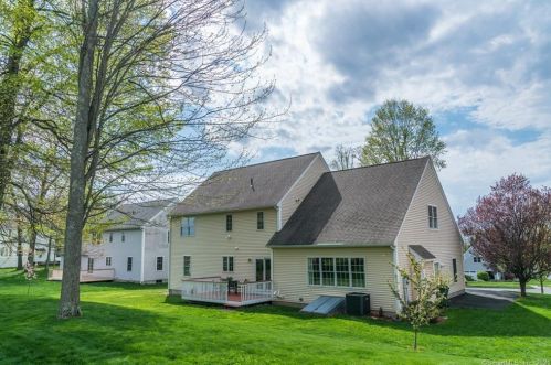 128 Uconn Ave, Glastonbury, CT 06033-1347