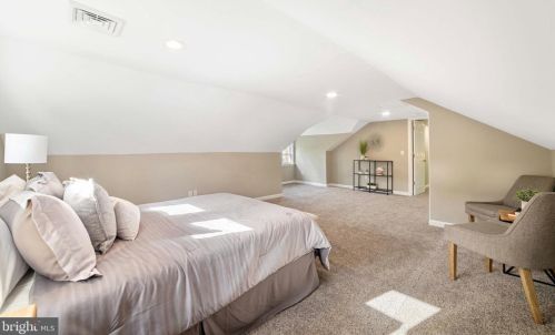 430 Manor Rd, Beverly NJ  08010-1028 exterior