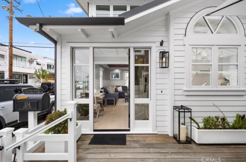 104 Onyx Ave, Newport Beach, CA 92662-1208