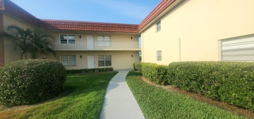 74 Royal Oak Ct, Vero Beach, FL 32962-3731