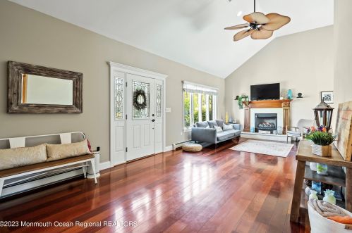 208 Virginia Dr, Bricktown NJ  08723-6521 exterior