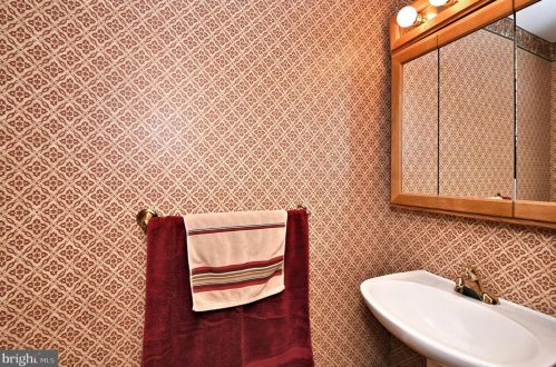 122 Claremont Dr, Lansdale PA 19446-6361 exterior