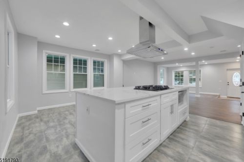 5 Irving St, East Orange NJ  07018-1913 exterior