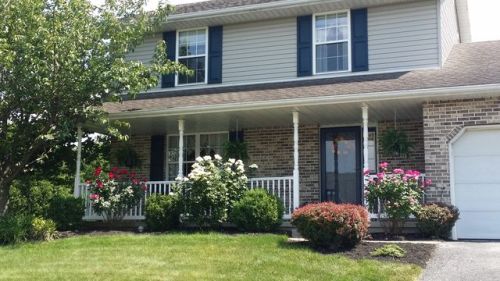 1413 Camelot Dr, Easton, PA 18045-2144