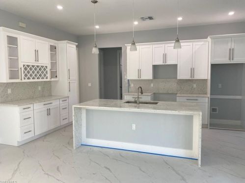 4165 4th Ave, Naples, FL 34117-9031