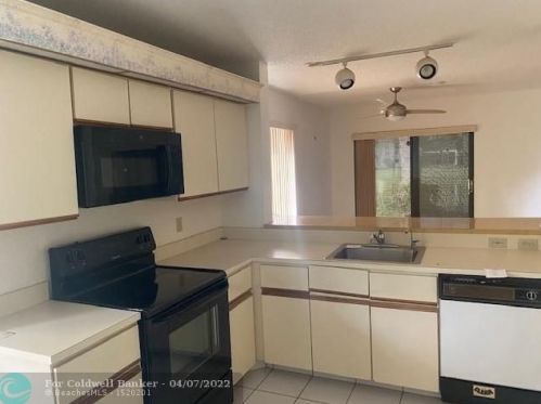 10631 Ocean Palm Way, Boynton Beach, FL 33437-2207