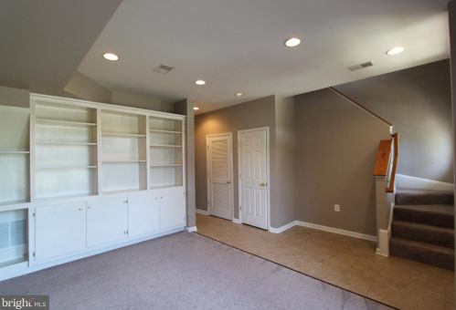 30 Davis St, Charles Town WV  25414-4478 exterior