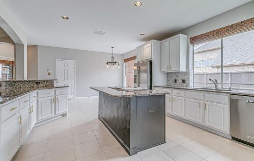 1800 Southwicke Dr, Lewisville TX  75022-8430 exterior