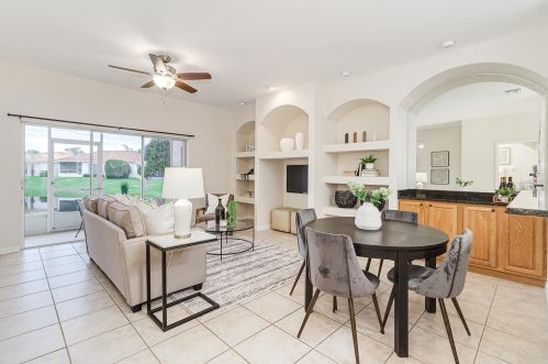 2208 Garden Lake Dr, Winter Haven, FL 33884-3106