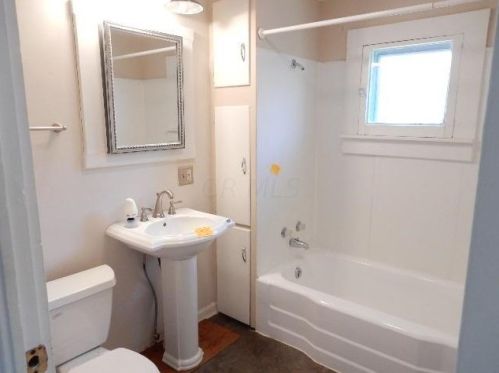 1001 Chestnut St, Mount Vernon OH  43050-2819 exterior