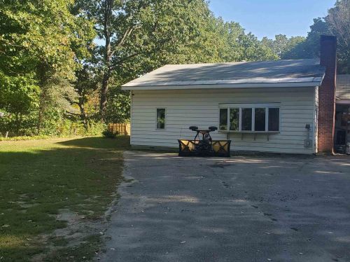 25 Edgewood St, Unity, NH 03743-3213