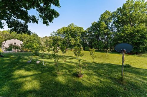 19 Allens Corner Rd, Flemington NJ  08822-5620 exterior