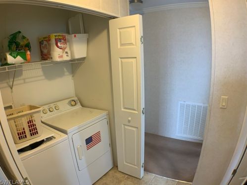 32 Helen Ln, Fort Myers Beach, FL 33931-2940