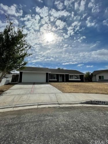 13400 Sun Valley Cir, Victorville, CA 92392-8799