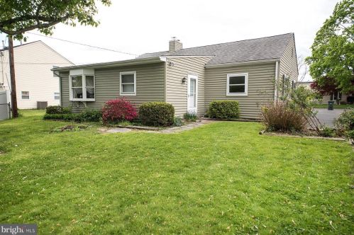 856 Willow St, Southampton PA  18966-3432 exterior